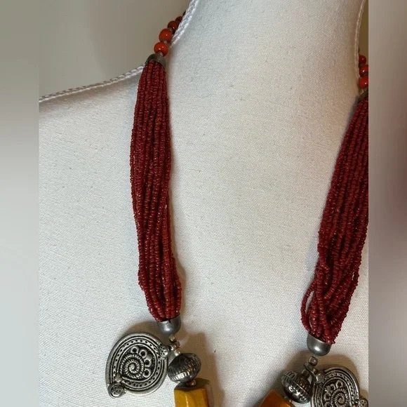 ⭐️ NWOT Costume Jewelry necklace - Picture 6 of 8